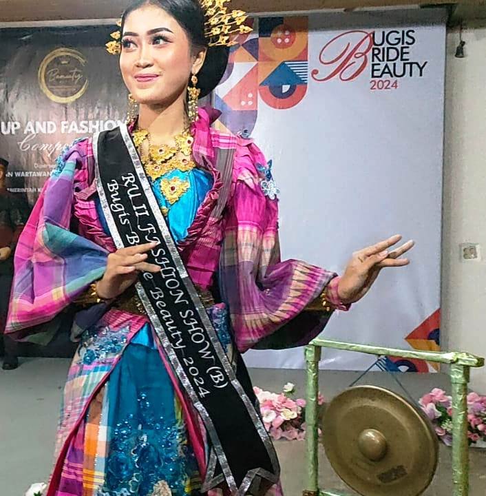 Busana Memukau Anita Pengky di Ajang Bergengsi Bugis Bride Beauty 2024