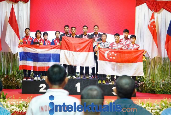 Resmi Ditutup! Tim Terjun Payung Polri Kembali Raih Prestasi Gemilang di Internasional Skydiving Championship Kapolri Cup 2024