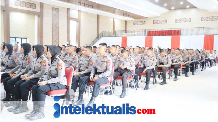 Kombes Petrus Canisius Beri Materi Fungsi Pengawasan Kepada 286 Lulusan Bintara Tamtama Gel. 1 TA. 2024