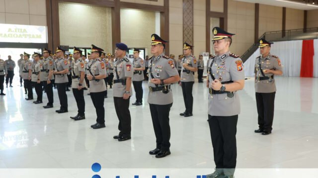 Serah Terima Jabatan di Pimpin Oleh Kapolda Serta Kenal Pamit Kabiddokkes dan Kapolres Jajaran Polda Sulsel Serta