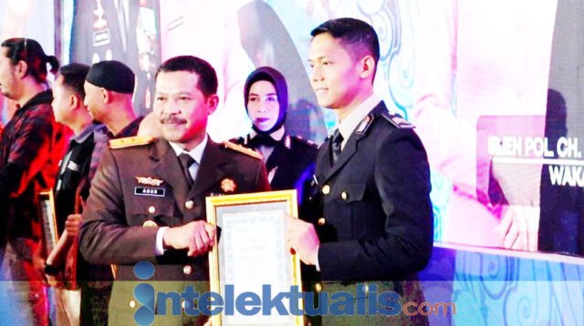 Brigpol Romi Sunggara Satu-Satunya Polisi Penerima Penghargaan Kapolda Sulsel Di Hari Bhayangkara Ke-78