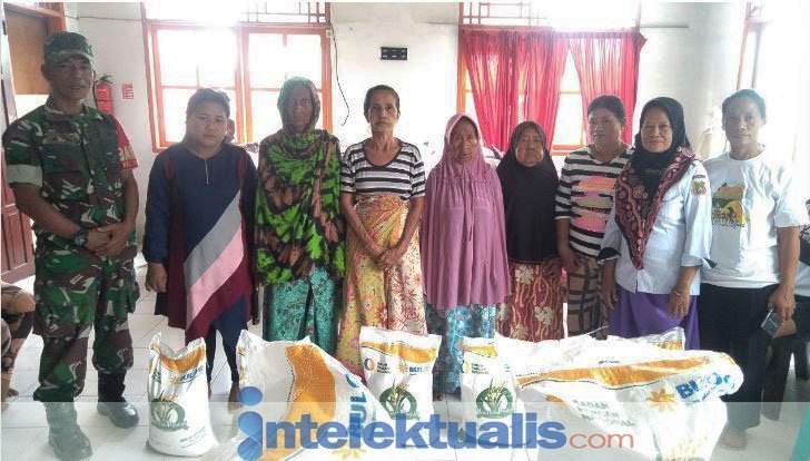 Babinsa Koramil 1420-03 Melakukan Pengawalan Beras