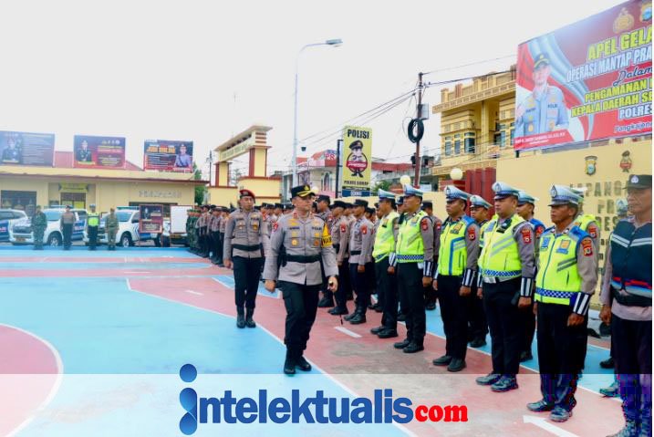 Kapolres Sidrap Pimpin Apel Gelar Pasukan Untuk Pengamanan Pilkada 2024