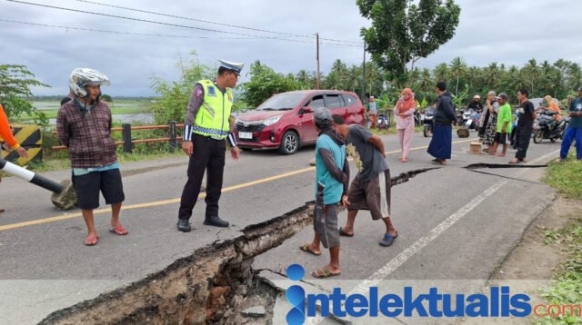 Kerusakan Jembatan di Sidrap: Sat Lantas Polres Segera Atur Lalu Lintas untuk Keselamatan