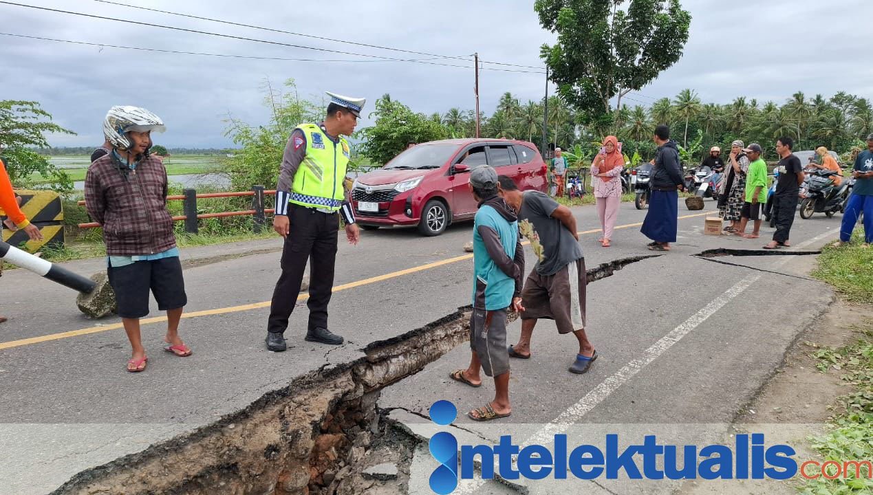 Kerusakan Jembatan di Sidrap: Sat Lantas Polres Segera Atur Lalu Lintas untuk Keselamatan