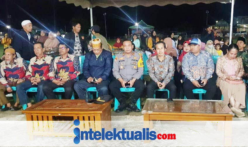 Kegiatan Pentas Seni Di Desa Polewali, Polsek Tellu Limpoe Siaga Keamanan