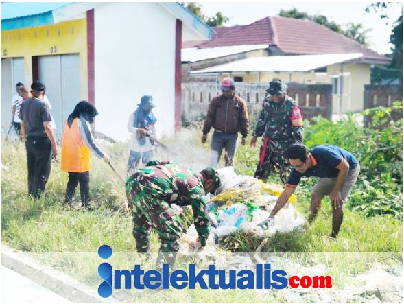 Koramil 1420-07/Baranti Tunjukkan Kepedulian Lingkungan Lewat Karya Bakti