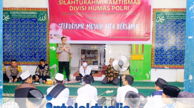 DivisI Humas Polri Berikan Edukasi Tentang Teroris dan Radikalis Di Maros